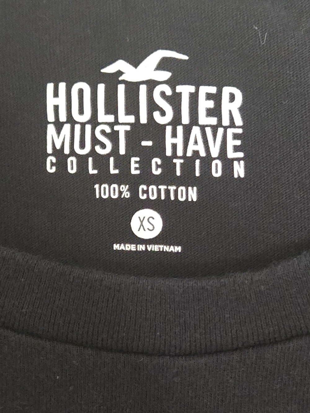 Hollister Black Short Sleeve Crew Neck T-Shirt with Small Logo - Picture 2 of 5